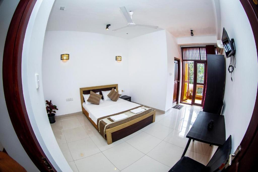 Hotel Blue Bird 尼甘布 外观 照片