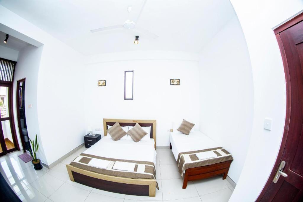 Hotel Blue Bird 尼甘布 外观 照片