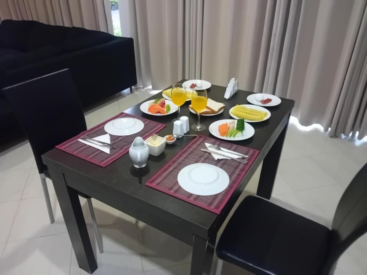 Hotel Blue Bird 尼甘布 外观 照片