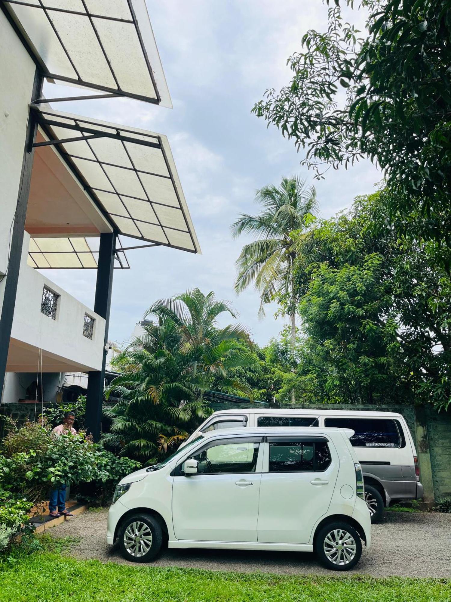 Hotel Blue Bird 尼甘布 外观 照片